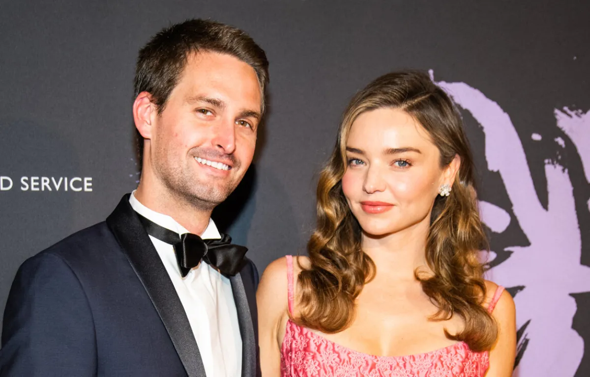 Miranda Kerr and her husband CEO of Snap inc. Evan Spiegel attend the Berggruen Prize Gala at the Berggruen Hearst estate in Beverly Hills, California on May 4, 2022. Morgan LIEBERMAN / AFP