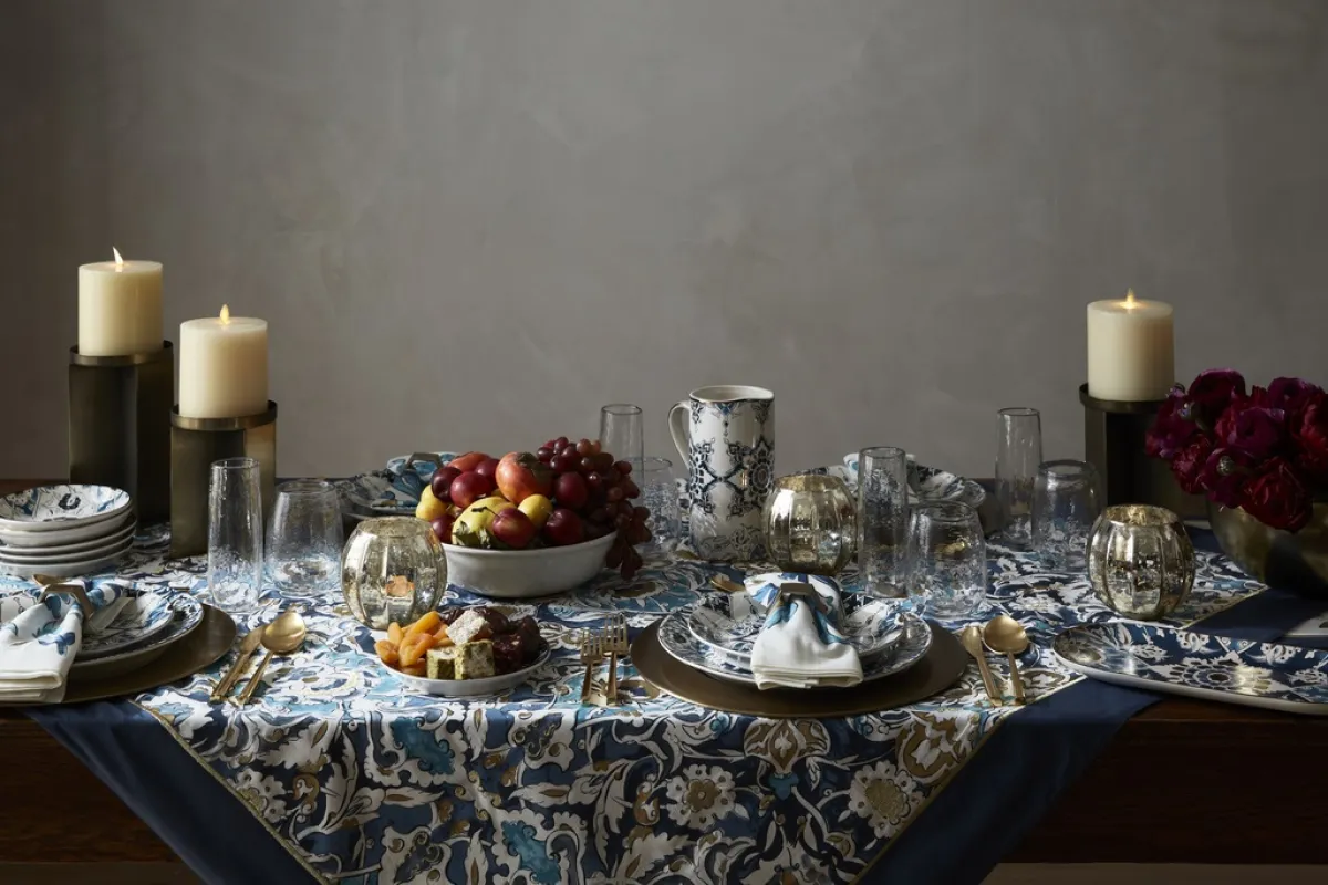 الشموع تميز طاولة الطعام في رمضان