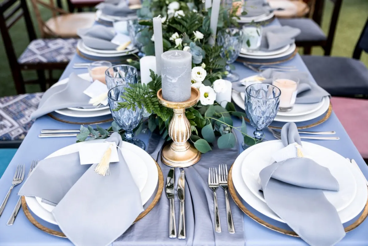 طاولة المعازيم في حفل الزفاف 