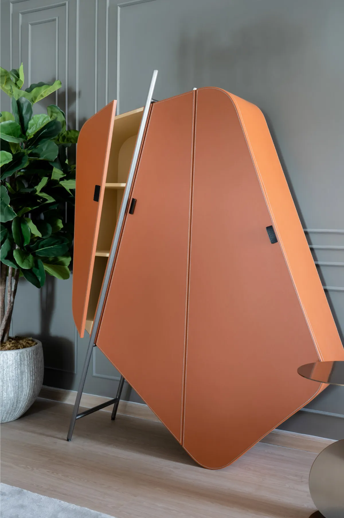 (الصورة من Casa Lusso Furniture)