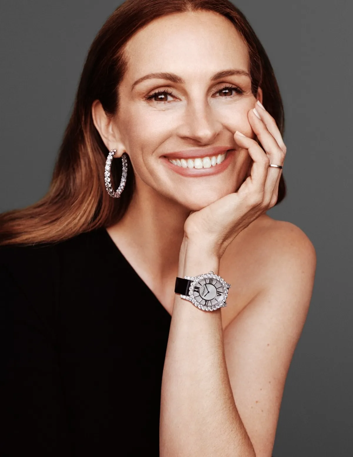 سفيرة شوبارد جوليا روبرتس  في مقابلة حول حملة "السعادة" Feel-Good