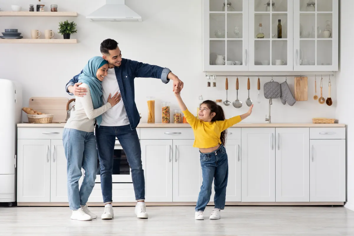 صورة طفلة ترقص