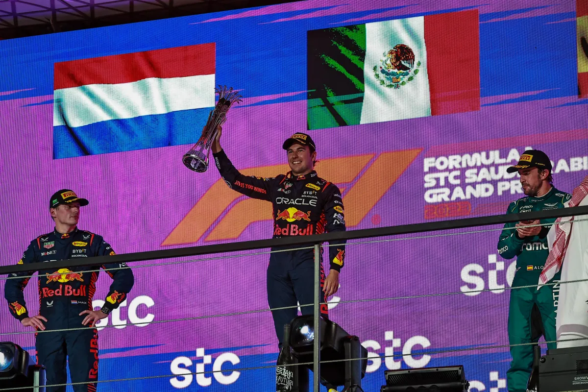 الفائز الأول