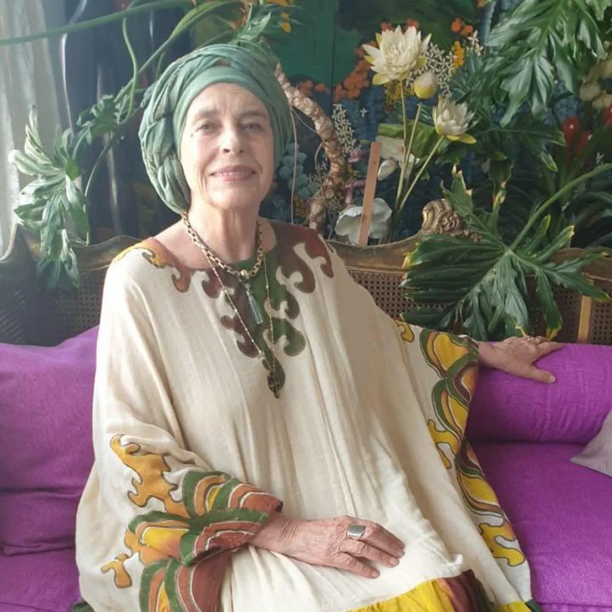 بمناسبة يوم الام التشكيلية بريت تطلق معرض هوانم لسلسلة النساء بعالمي 