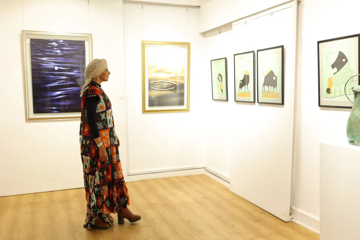 ضمن احتفالات الأم :١٦فنانة تشكيلية.. بمعرض 