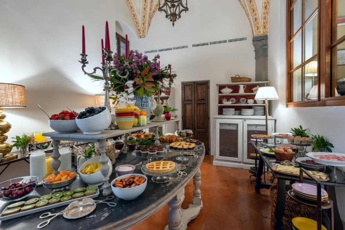 بوفيه مفتوح في فندق إيل سالفياتينو