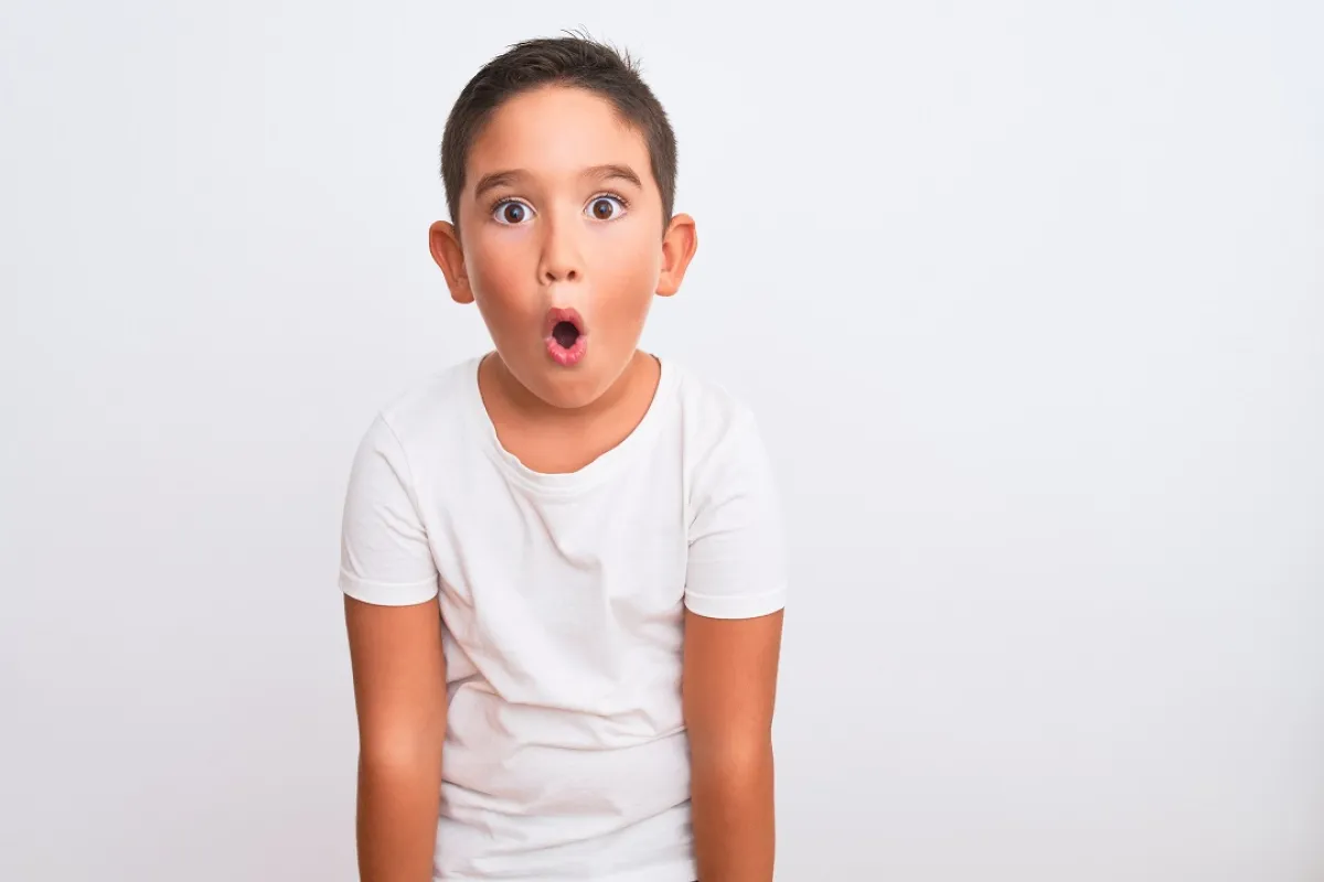 صورة لطفل يشعر بالخوف