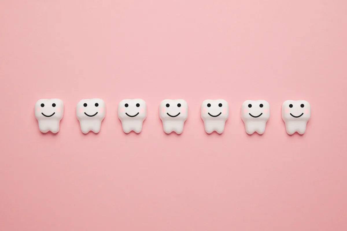 صورة لأسنان الطفل