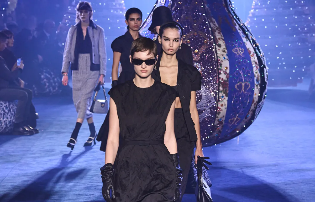 أسبوع الموضة في باريس PFW Fall 23/ 24