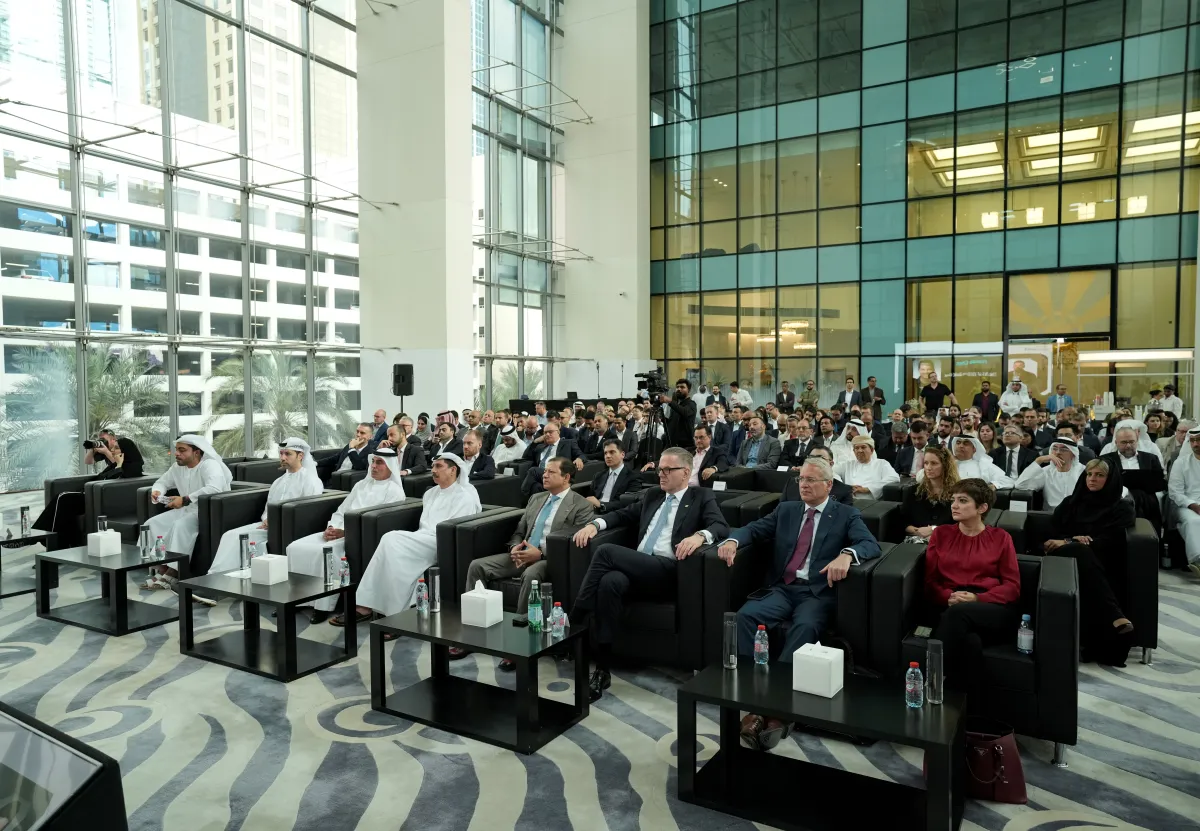 دعم خبراء من مختلف الجنسيات متخصصين في إنشاء المشاريع الجديدة للمنصة. الصورة من مكتب دبي الإعلامي