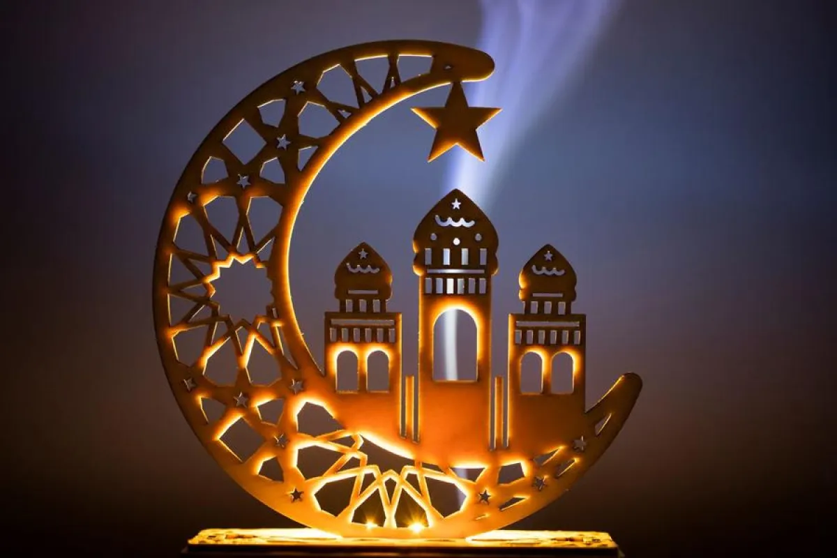  التهنئة للأهل والأصدقاء بمناسبة قدوم شهر رمضان