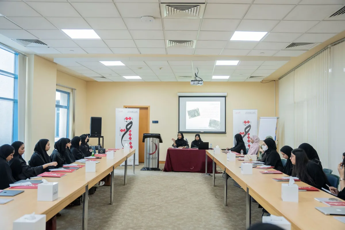 ورشة العمل- الصورة من مركز حمدان بن محمد لإحياء التراث 