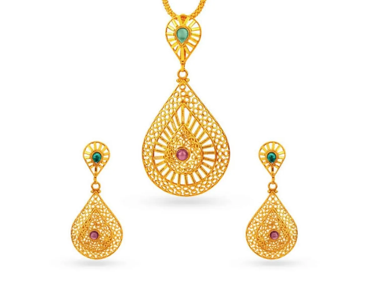 أطقم مجوهرات هندية لصيف 2023