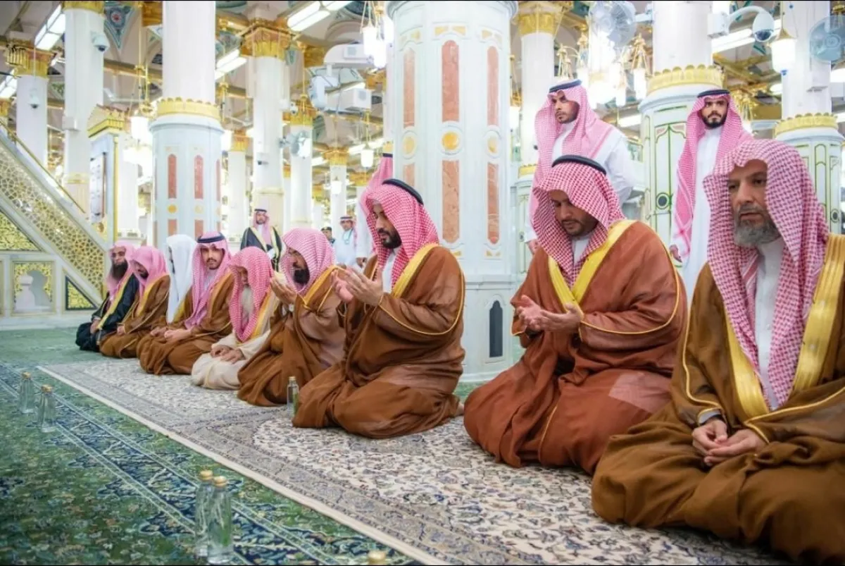  زيارة "الأمير محمد بن سلمان" إلى المسجد النبوي في شهر رمضان المبارك تجسد اهتمام القيادة الرشيدة بالحرمين الشريفين وقاصديهما. الصورة من وكالة شؤون المسجد النبوي على تويتر