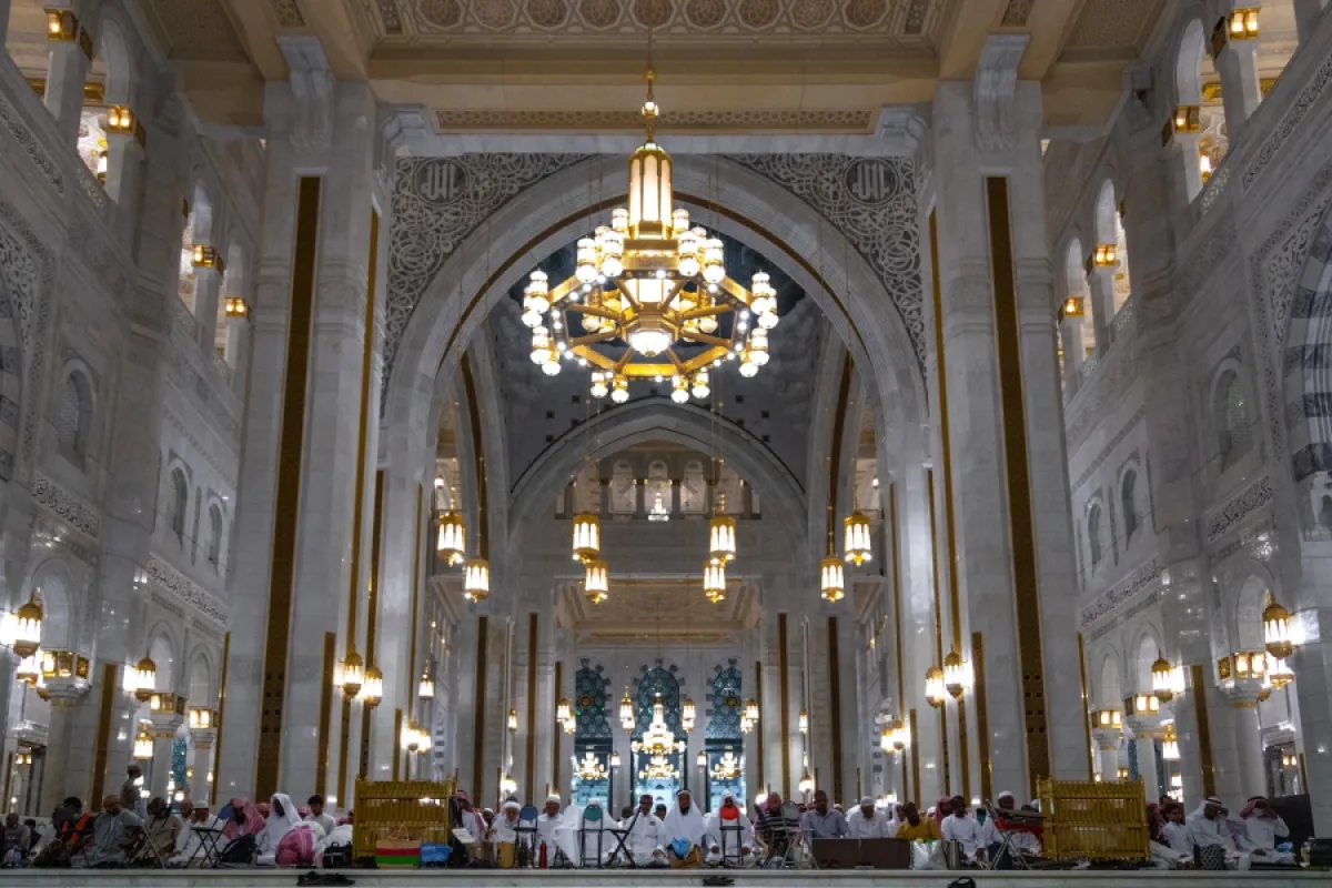 تزويد جميع المصليات بالسجاد بعدد (22) ألف سجادة. الصورة من وكالة شؤون الحرمين