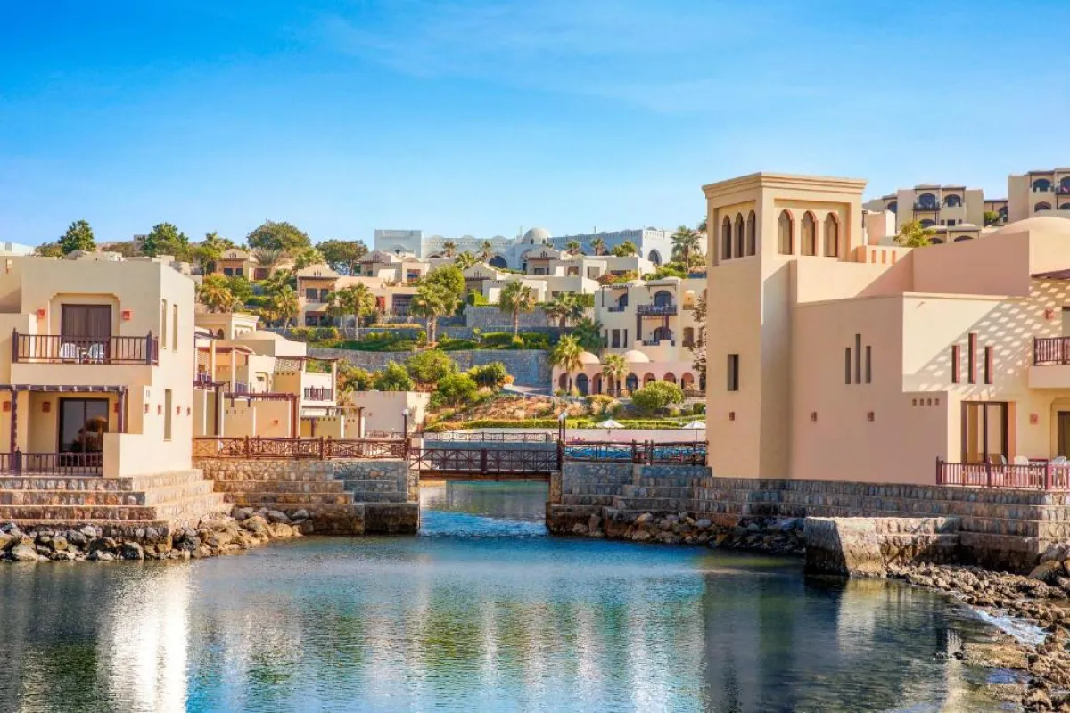 لقطة خارجية لمنتجع الكوف روتانا