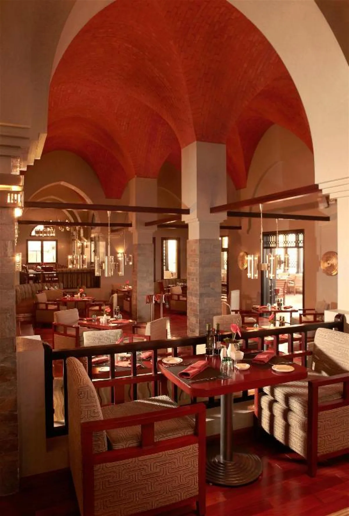 لقطة لأحد المطاعم في منتجع الكوف روتانا 