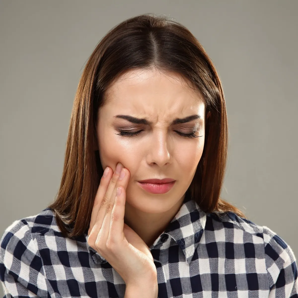 صورة لحامل تشكو أسنانها