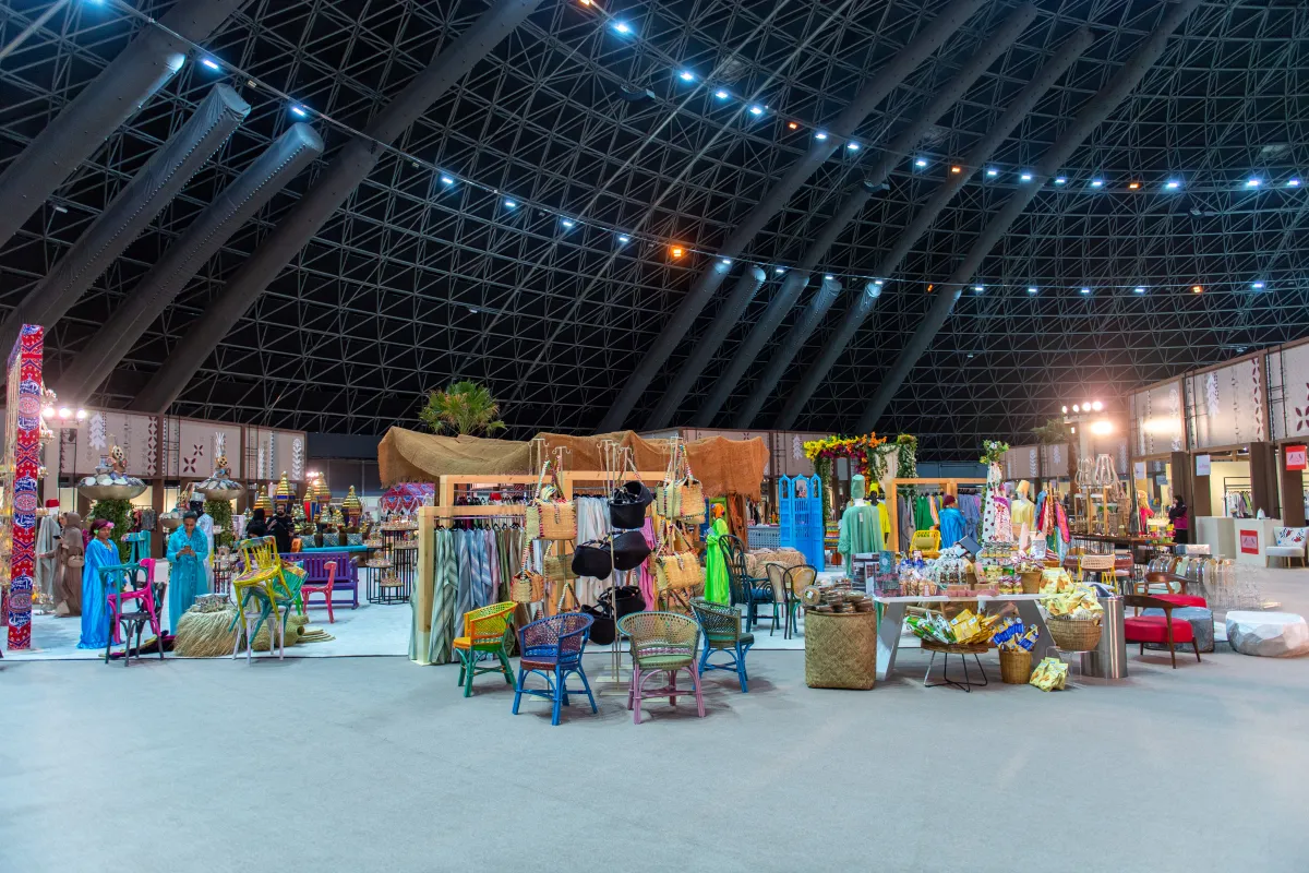 معرض بساط الريح