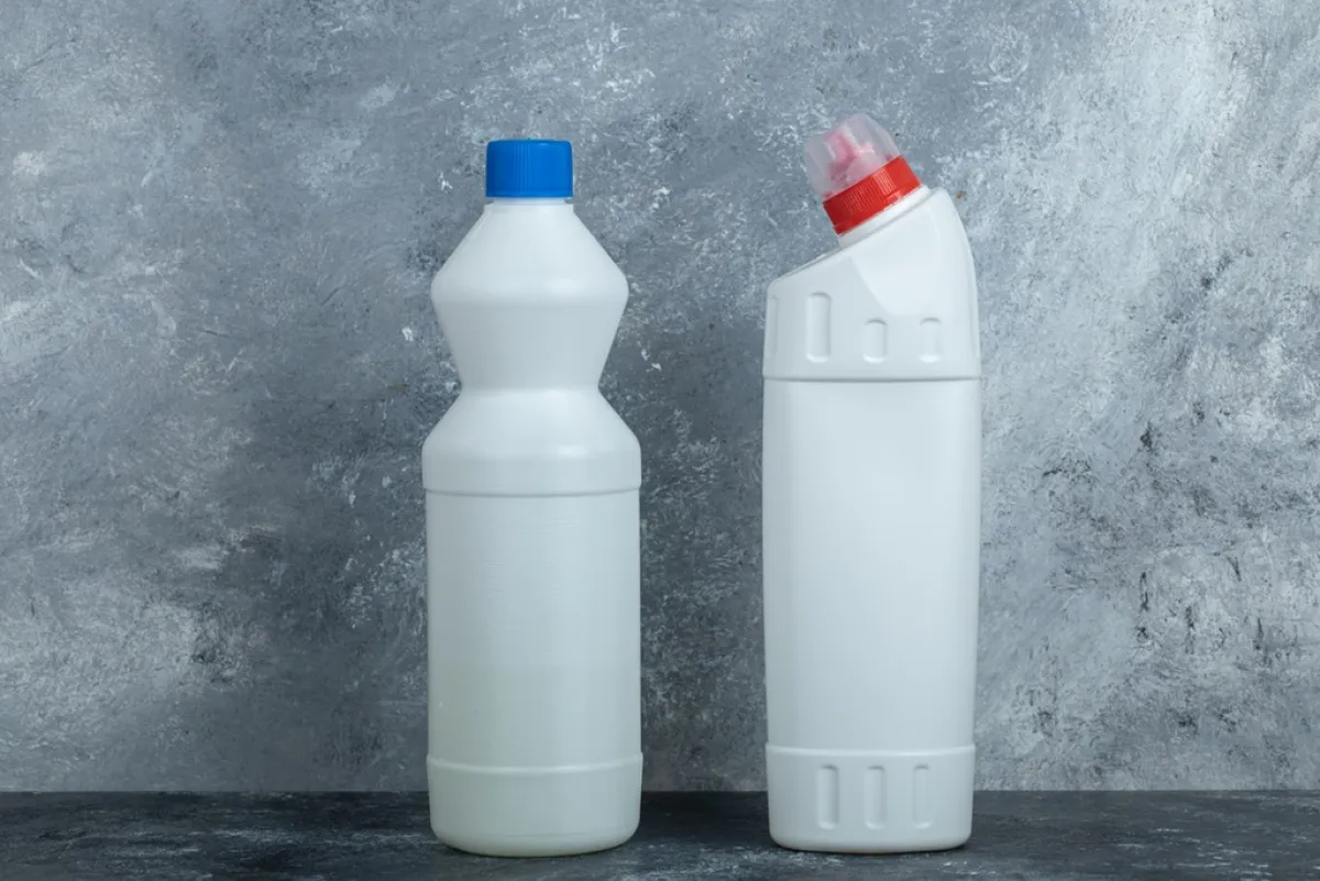 هناك أضرار ناتجة عن خلط الكلور بالمنظفات الأخرى