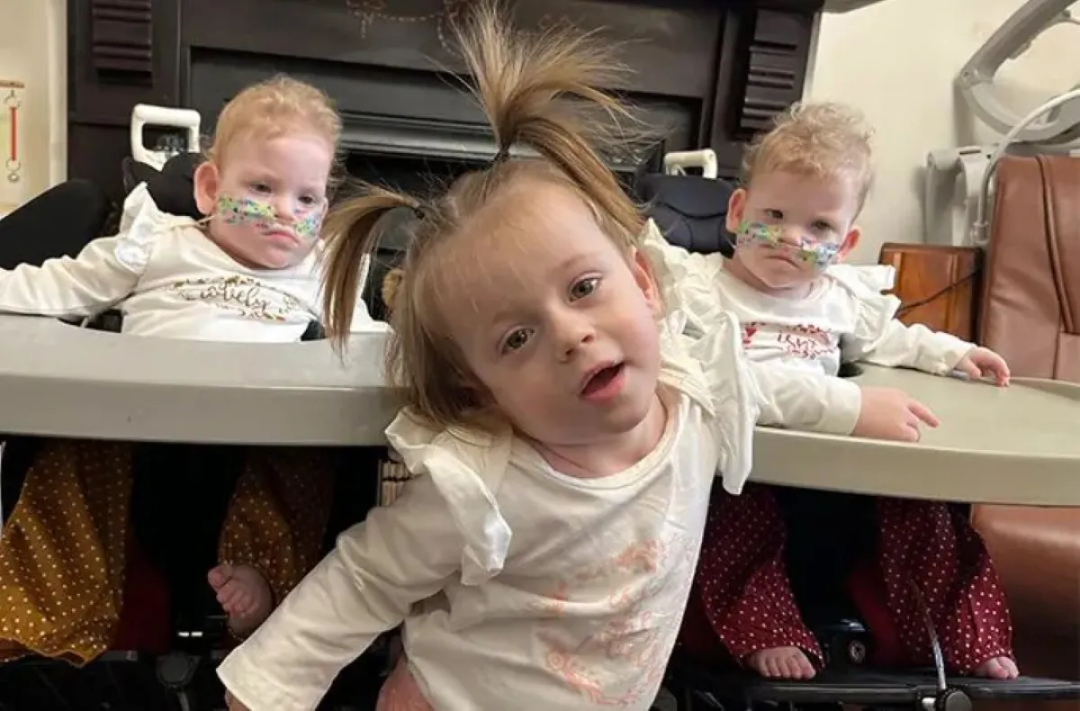 توأم ثلاثي إنكليزي يحطم رقمين في موسوعة جينيس للأرقام القياسية