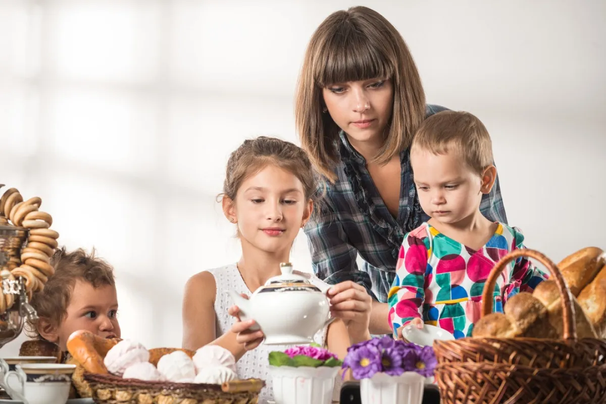 صورة لأم وأطفالها