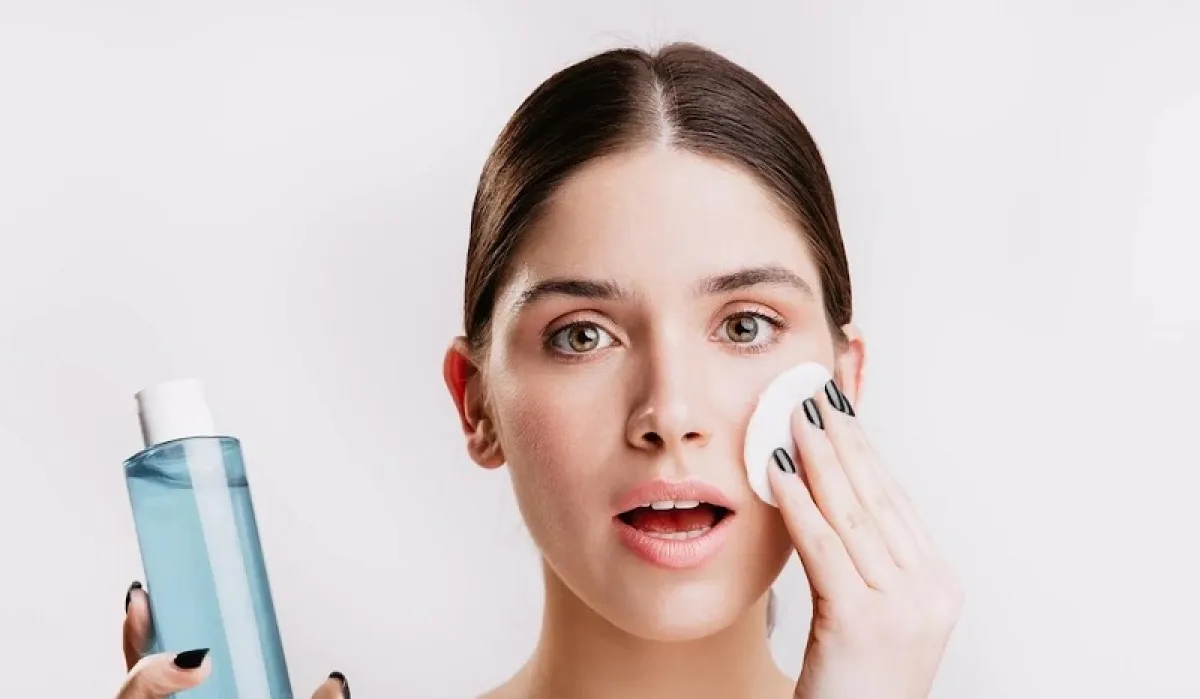 تنظيف البشرة