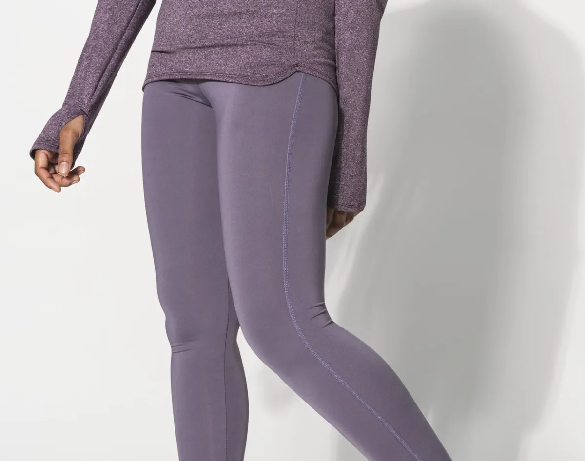 صورة للملابس الضيقة