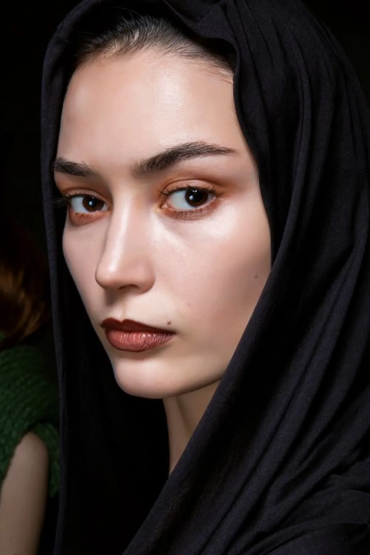 مكياج مونوكروم برونزي