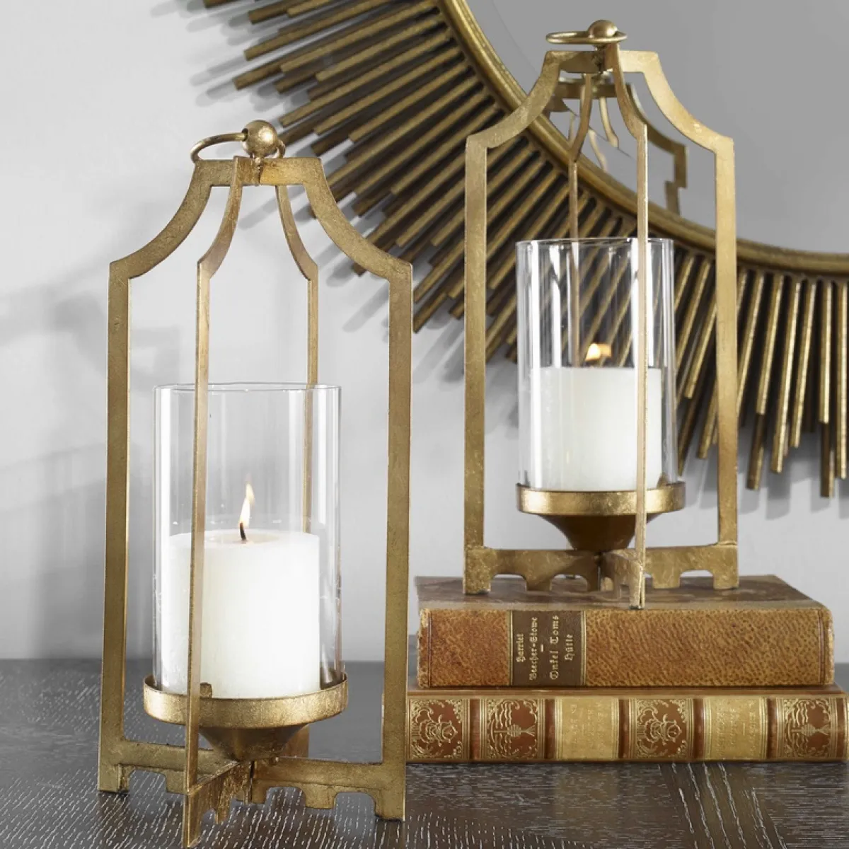 زوجان من الفوانيس