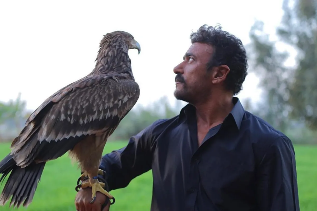 أحمد العوضي - من كواليس مسلسل ضرب نار صورة من صفحته على انستغرام