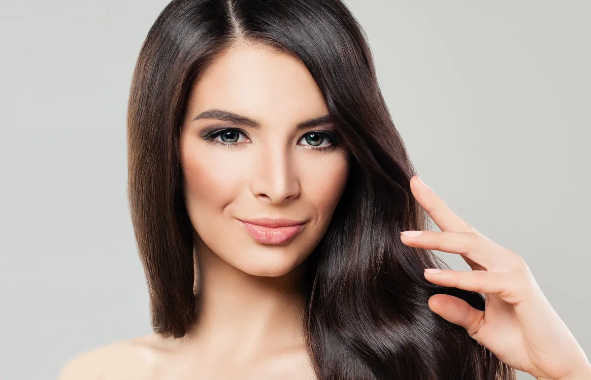 فوائد جوزة الطيب للشعر الجاف.. تُغذيه وتعالج مشاكله