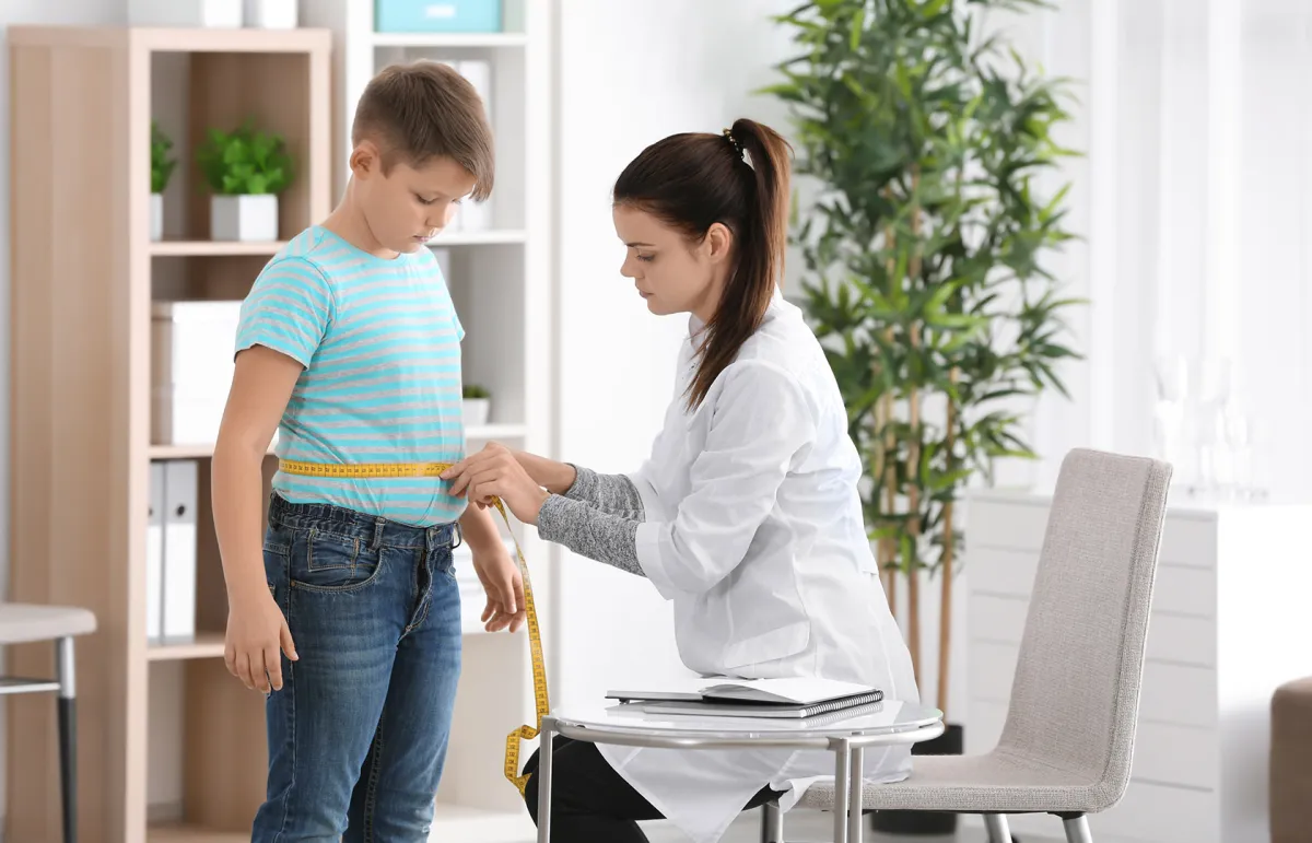 في اليوم العالمي لمكافحة السمنة.. كيف تخلصين طفلك منها؟