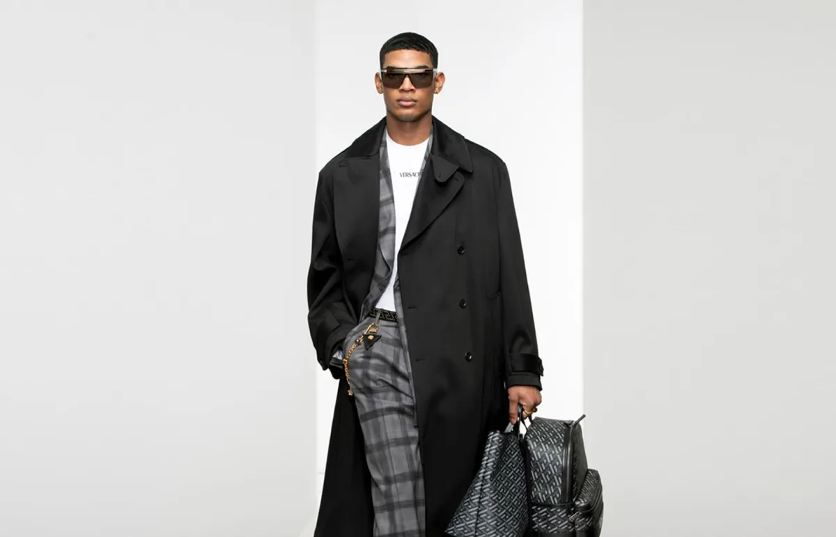 موديلات معاطف شتوية للرجال موضة 2023 من فيرساتشي Versace