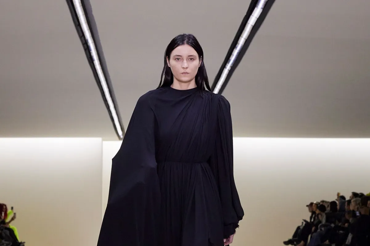 بالنسياغا Balenciaga - الصور من Launchmetrics/Spotlight