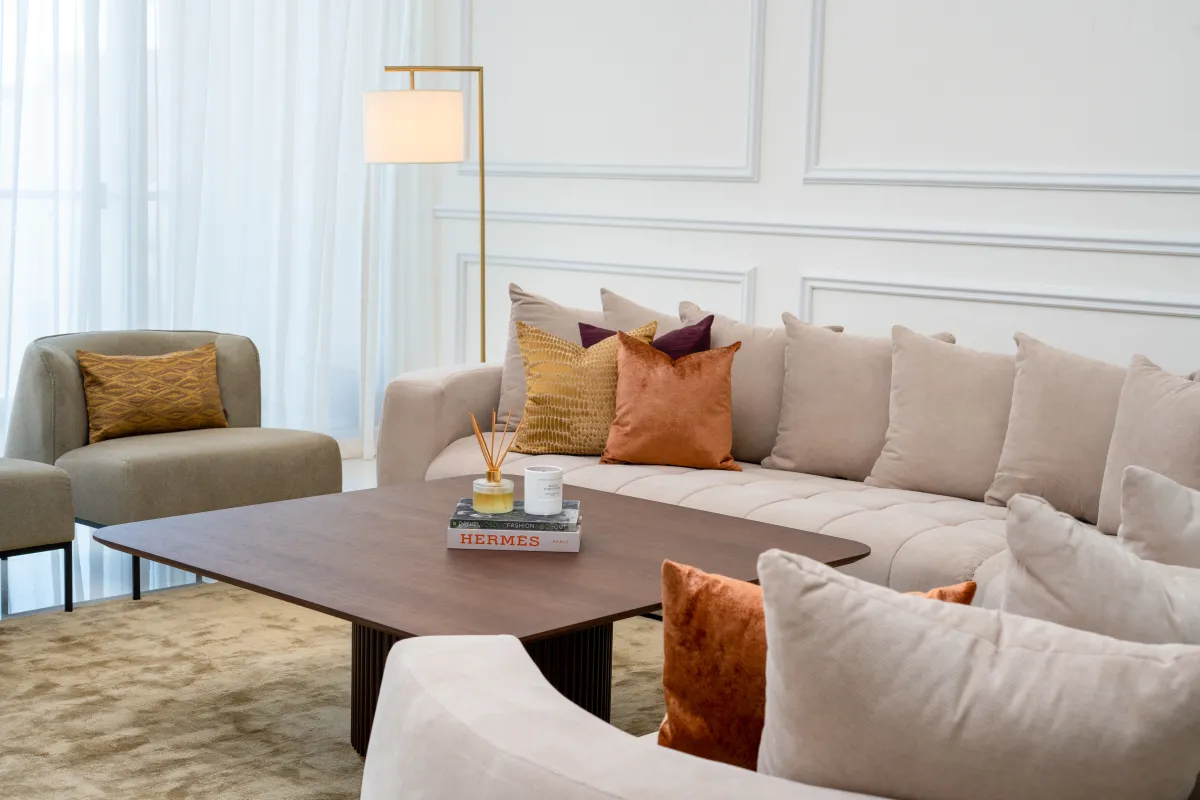 الأنسجة السادة مُفضّلة للكنب في مجالس النساء