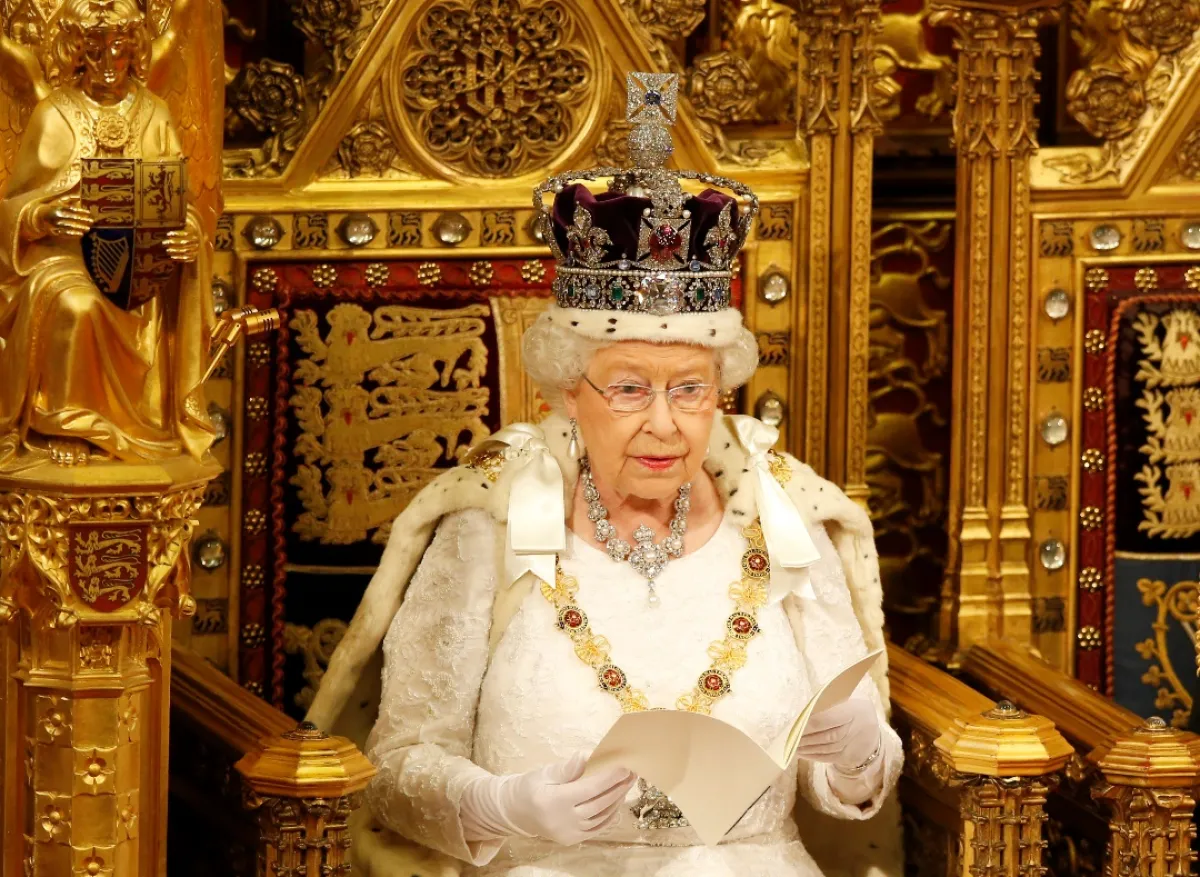  Queen Elizabeth II 