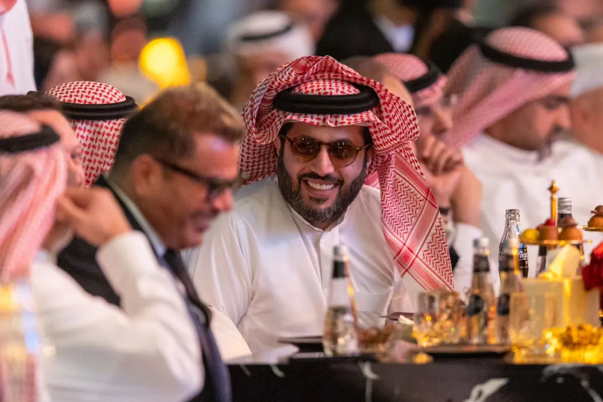المستشار تركي ال الشيخ والفنان عمرو دياب