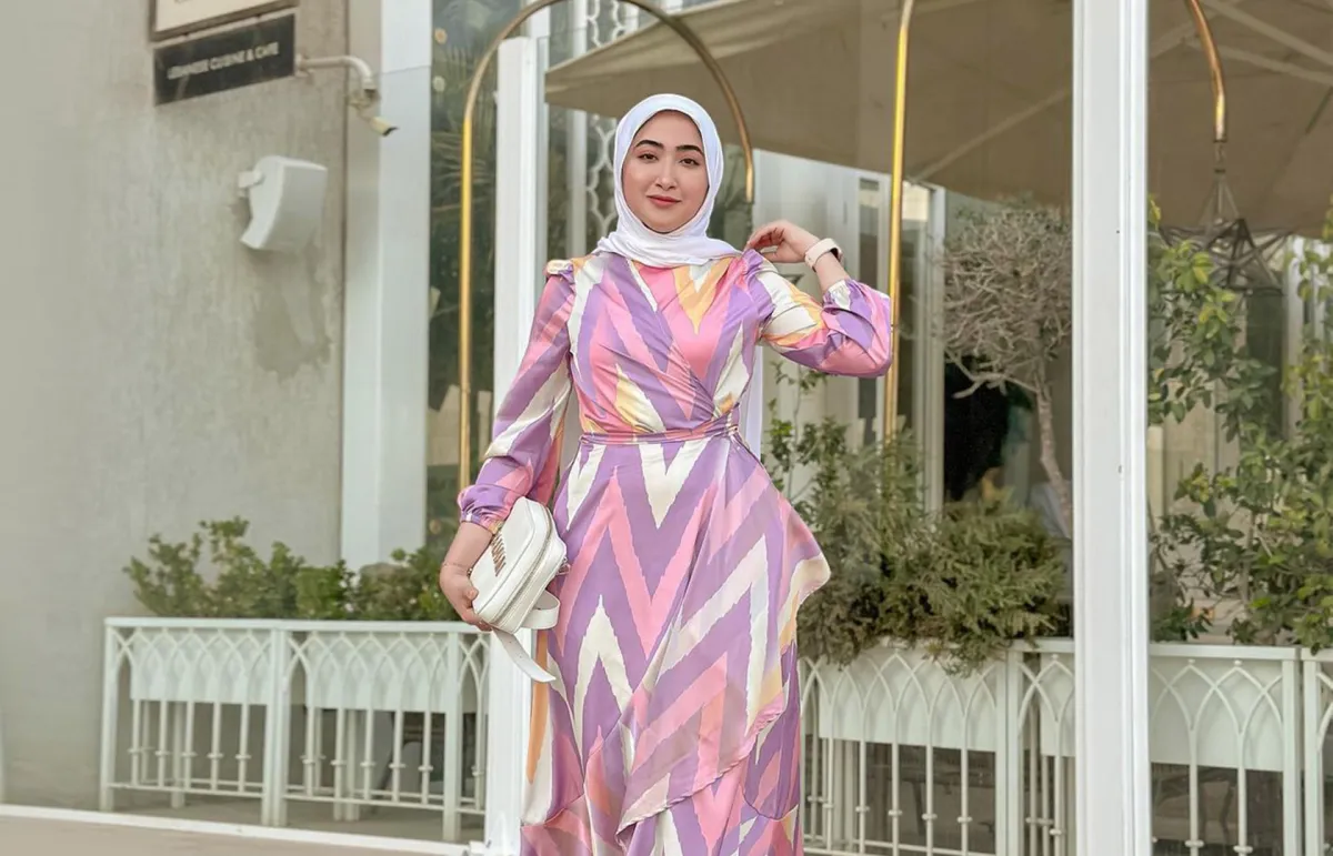 إسراء مصطفى بفستان مطبع - الصورة من حسابها على الانستغرام