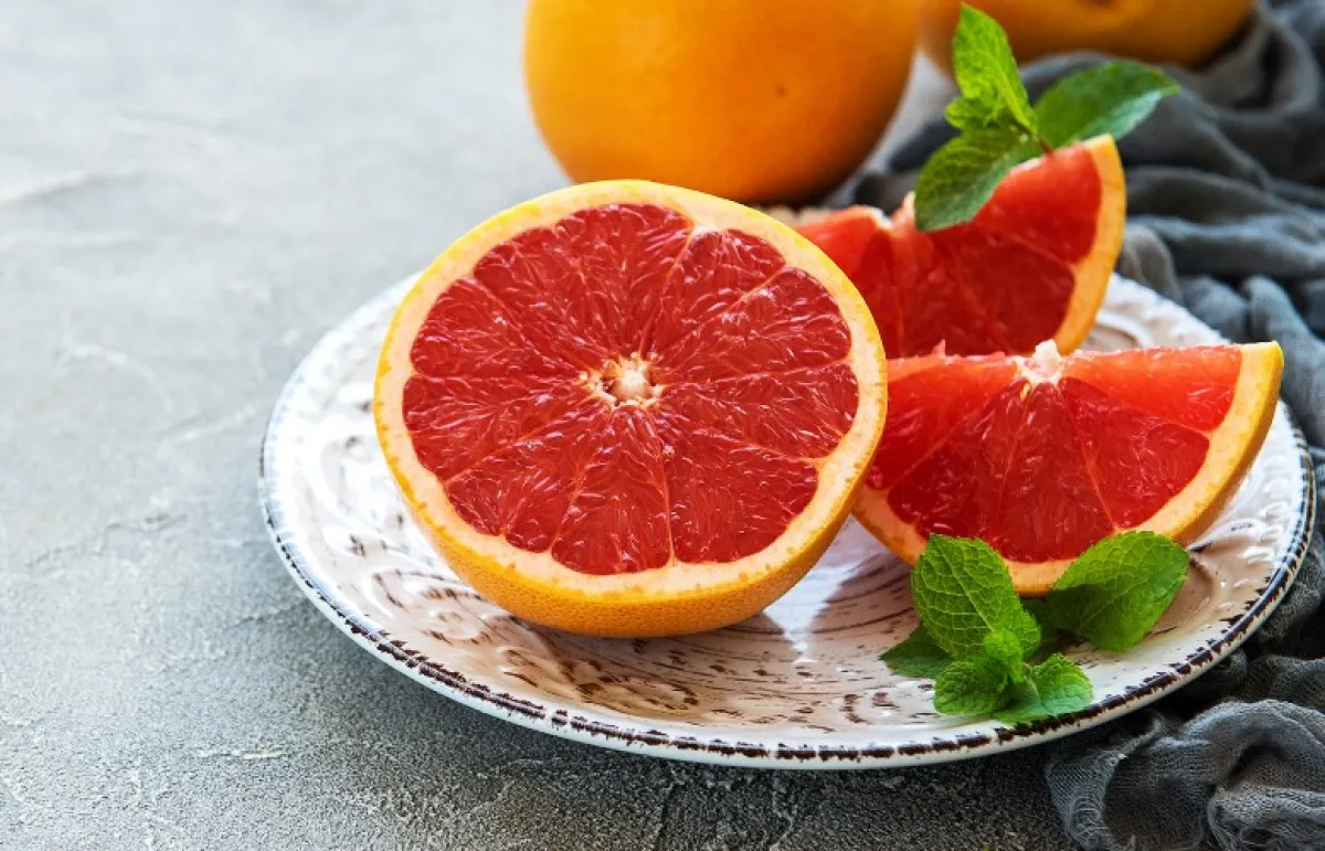 لفاكهة الجريب فروت ألوان وأطعمة متنوّعة