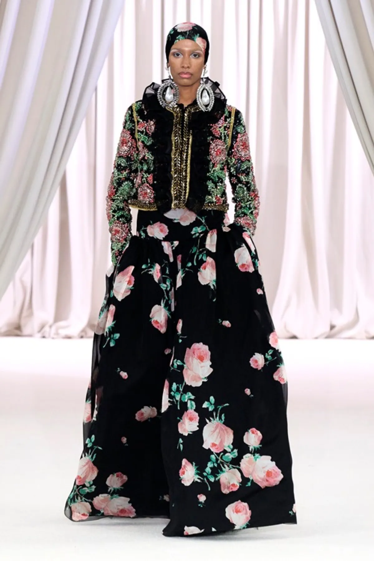 موديلات فساتين  للمحجبات من جيامباتيستا فالي Giambattista Valli