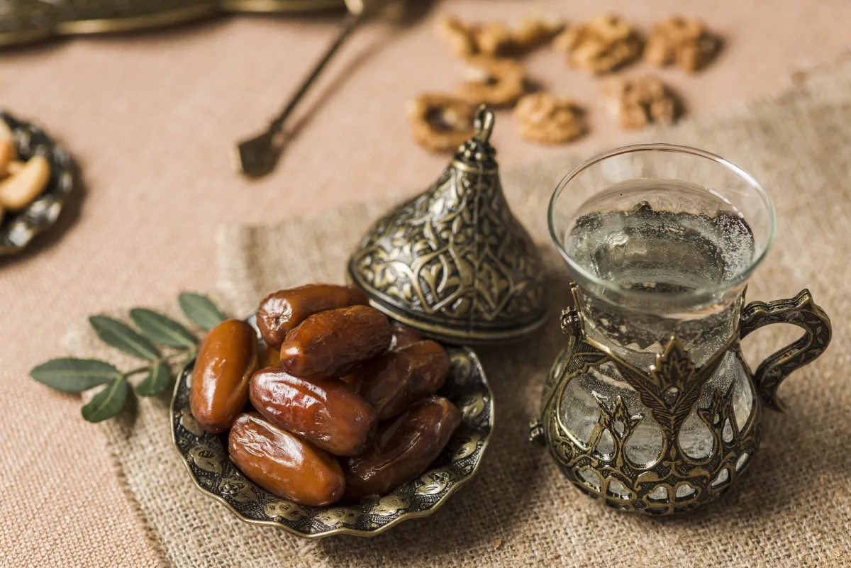 الترتيب الأمثل لوجبة إفطار رمضان  (المصدر: Freepik)