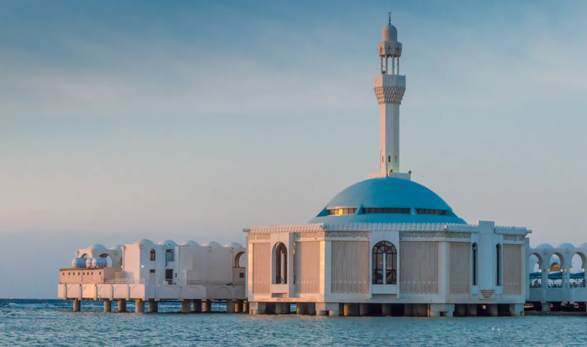 المسجد العائم في السعودية