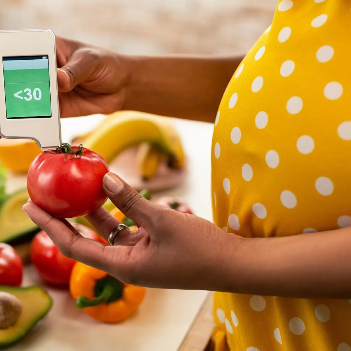 صورة لحامل في السابع تبحث عن القيمة الغذائية