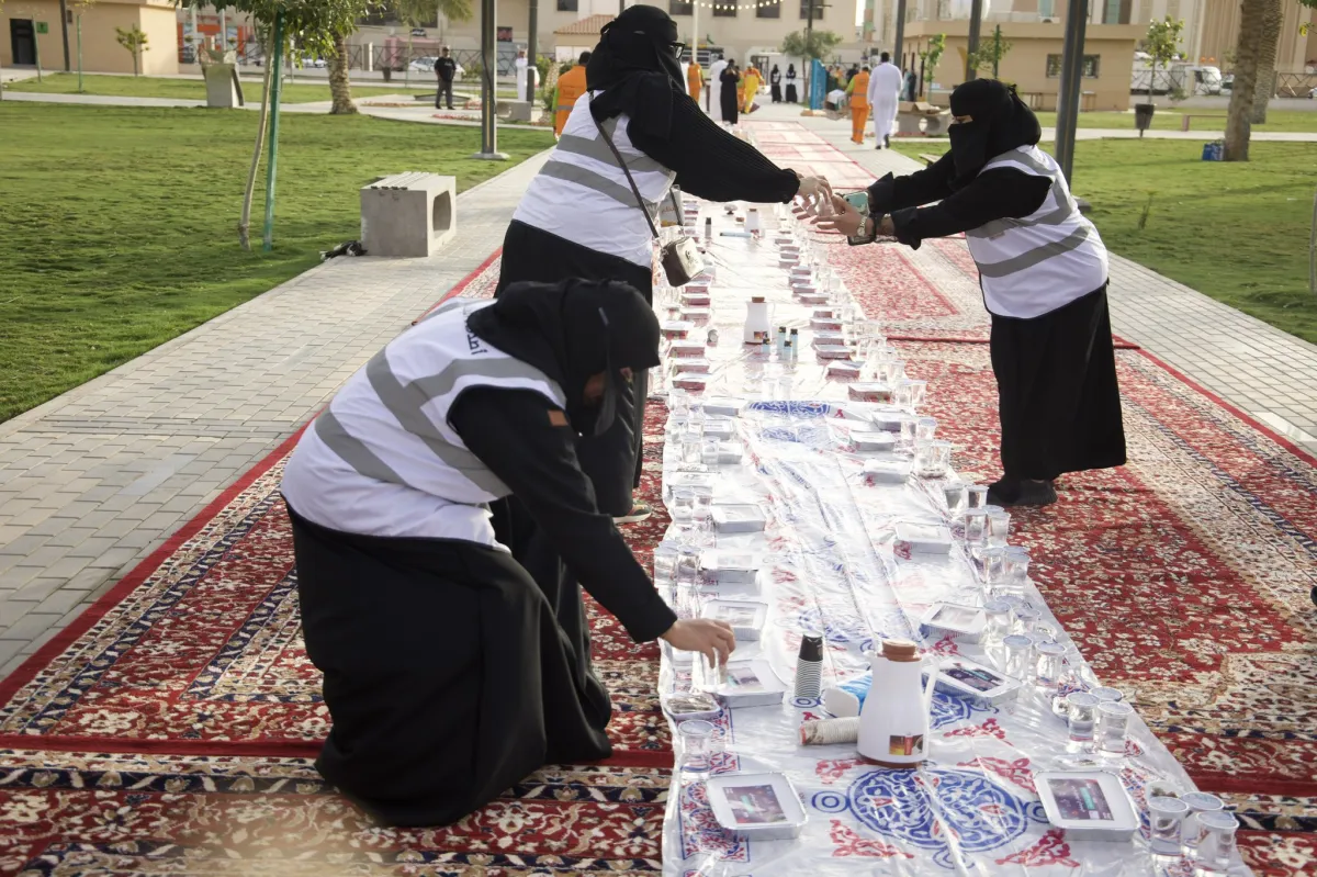 بلغ طول المائدة 500 متر. الصورة من تويتر بلدية محافظة الخرج