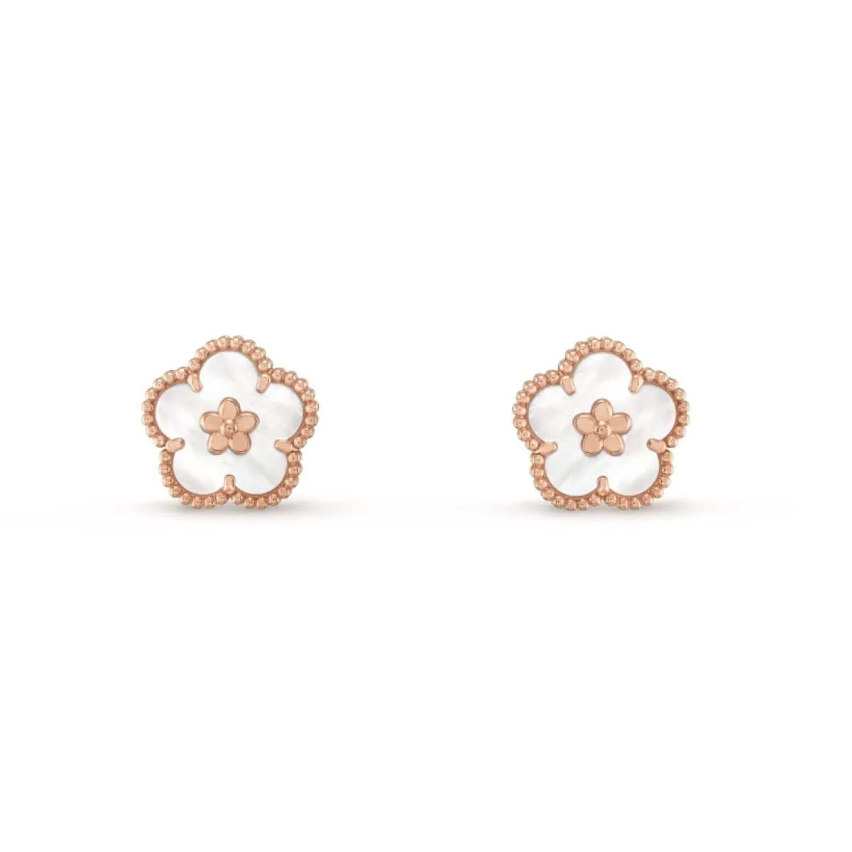 أقراط  Lucky Spring من فان كليف آند أربلز Van Cleef & Arpels