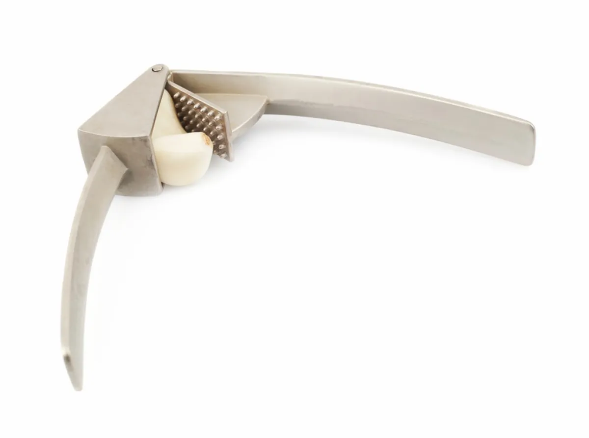 كيفية تنظيف هراسة الثوم؟