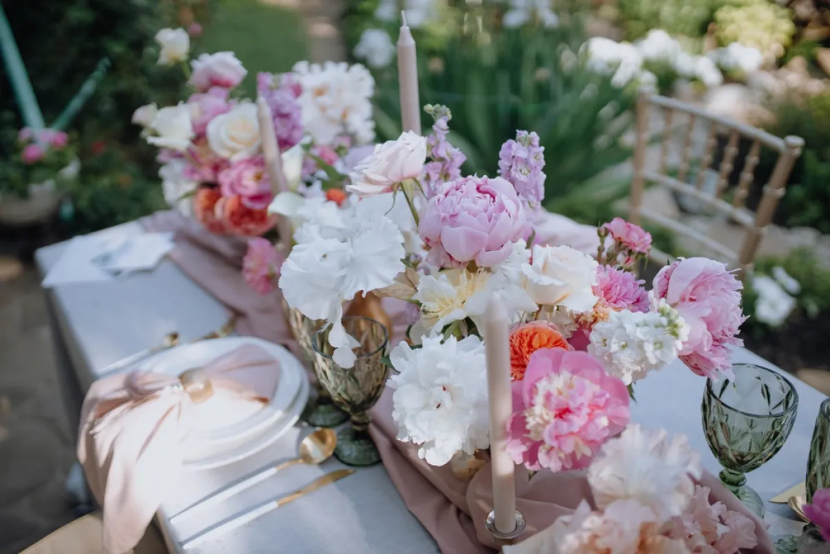 الزهور تميز حفل الزفاف