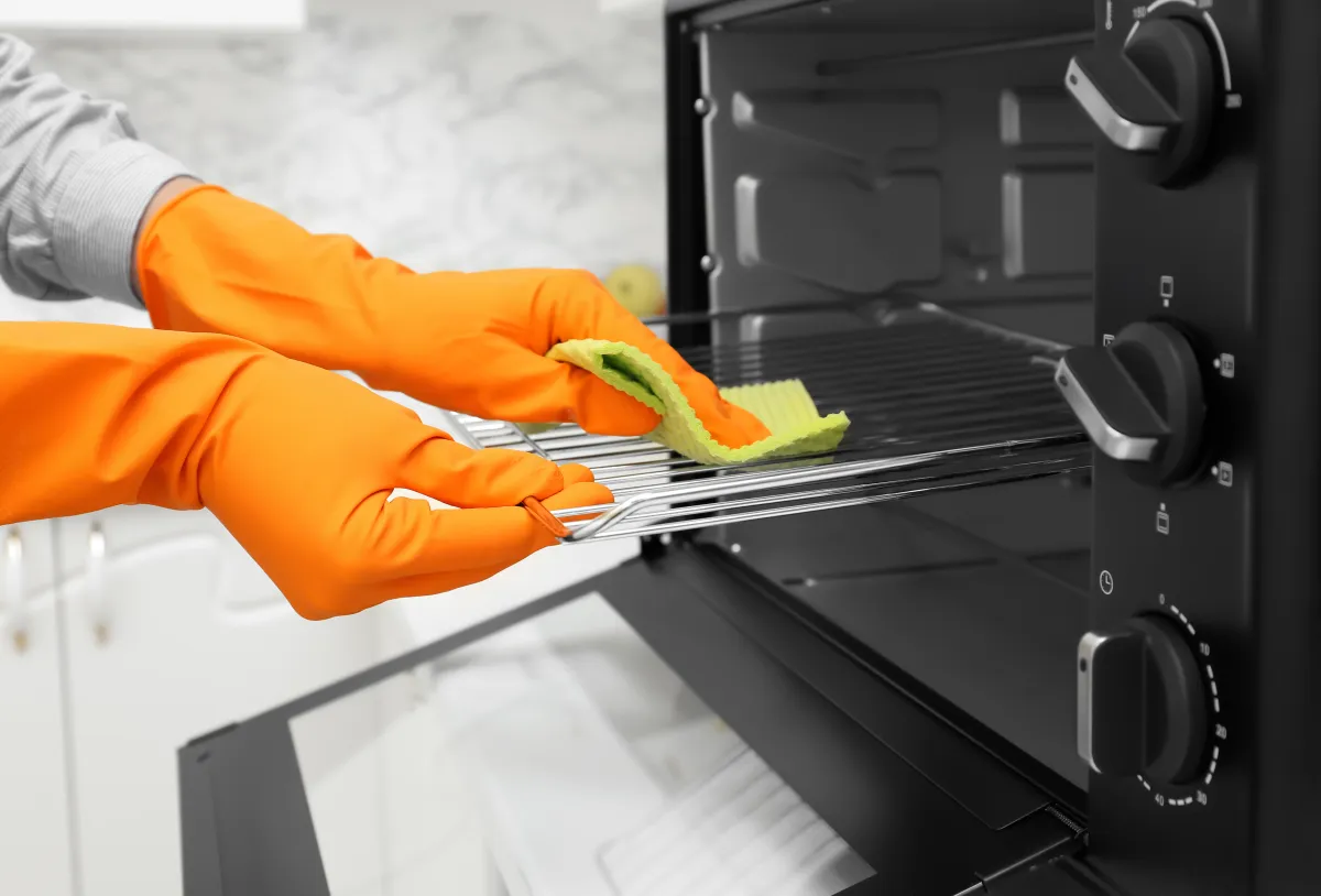 تنظيف الجزء الداخلي للفرن بخطوات سهلة