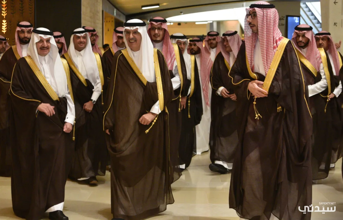 «ليلة البدر» جمعت روائع الشعر والفن في إثراء أمسية ثقافية فارسها الأمير بدر بن عبدالمحسن 